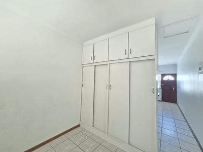 Apartment / Flat For Rent in Avondale, Parow